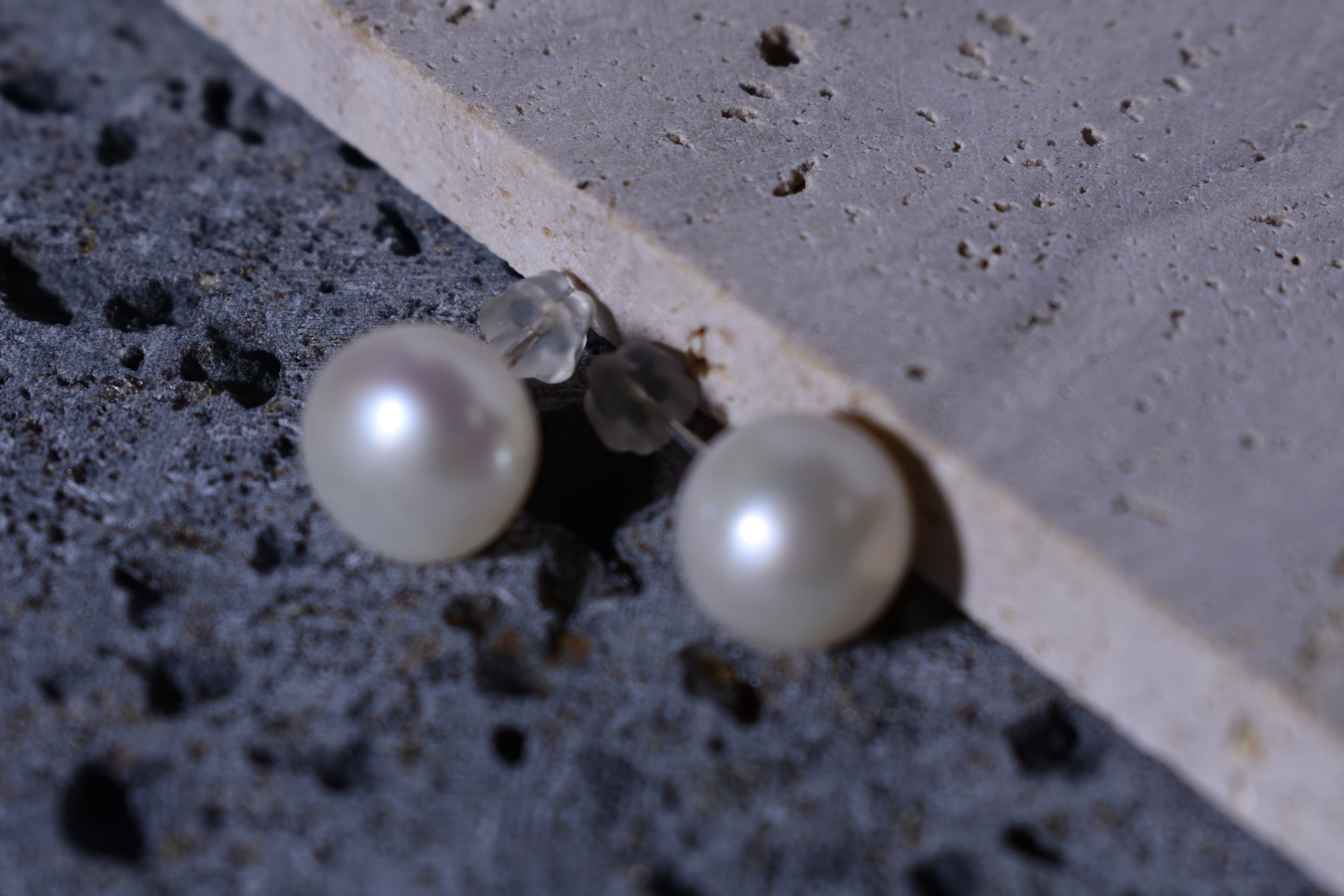 “Elegant 10–11mm Pearl Stud Earrings – S925 Sterling Silver”